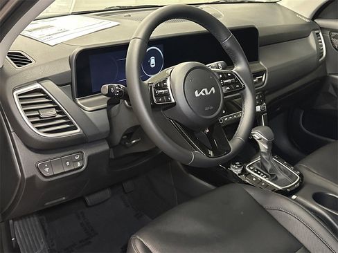 New 2025 Kia Seltos EX image 19
