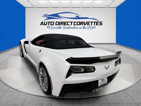 Used 2015 Chevrolet Corvette Z06 w/ 3LZ Preferred Equipment Group RWD image 30
