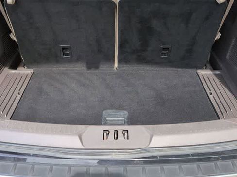 Used 2020 Ford Explorer Platinum w/ Premium Technology Package AWD/4WD image 34