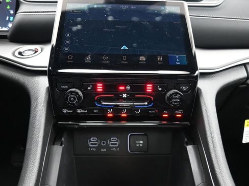 New 2024 Jeep Grand Cherokee Limited 4xe image 30