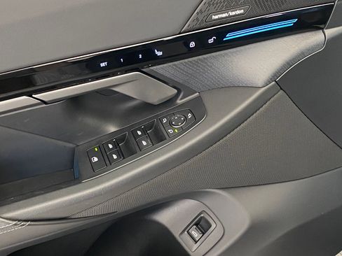 Used 2025 BMW 530i xDrive w/ M Sport Package image 23