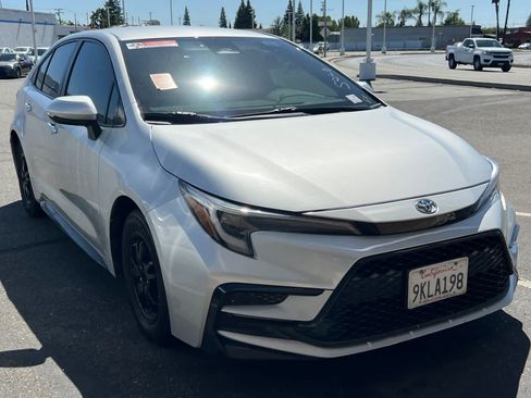 Certified 2024 Toyota Corolla SE FWD image 3