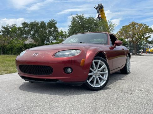 Used 2007 MAZDA MX-5 Miata Grand Touring w/ Premium Pkg RWD image 2