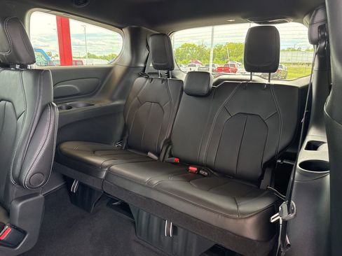 New 2026 Chrysler Voyager LX image 24