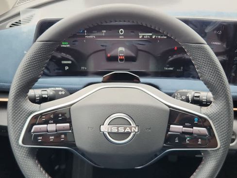 New 2025 Nissan Ariya Platinum image 17