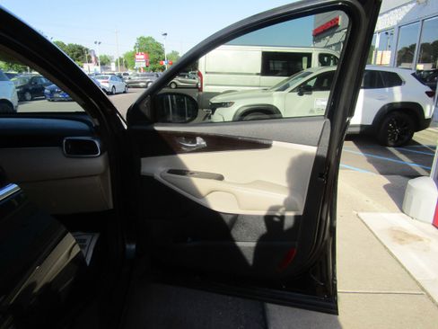 Used 2020 Kia Sorento LX AWD/4WD image 10