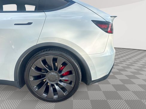 Used 2022 Tesla Model Y Performance AWD/4WD image 29