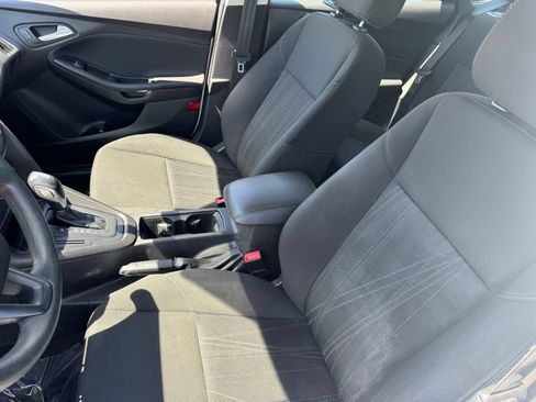 Used 2016 Ford Focus SE FWD image 6