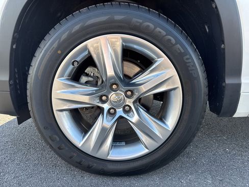 Used 2015 Toyota Highlander Limited image 17
