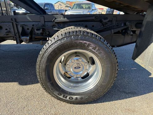 Used 2006 Ford F350 4x4 Regular Cab DRW Super Duty image 12