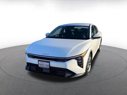 Used 2025 Kia K4 LXS image 7