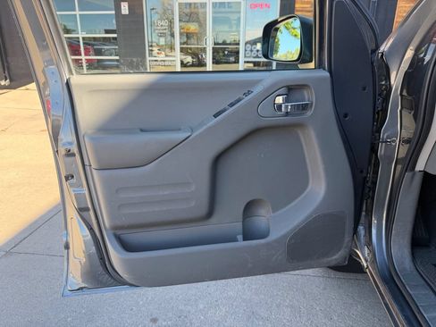 Used 2019 Nissan Frontier SV AWD/4WD image 19