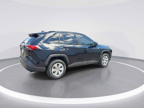 Certified 2019 Toyota RAV4 LE FWD image 8