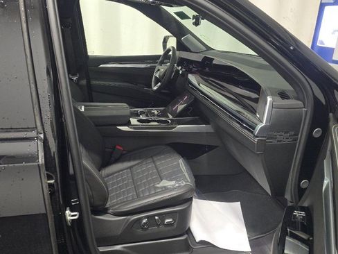 Used 2025 Cadillac Escalade V image 6