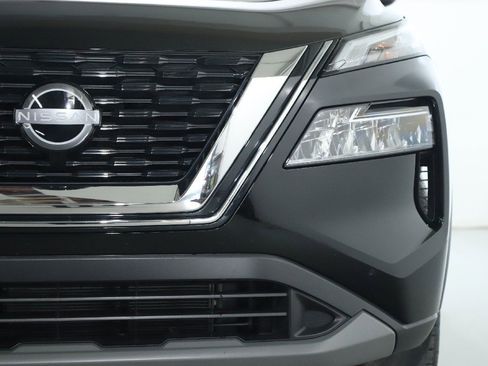 Certified 2023 Nissan Rogue SV image 8