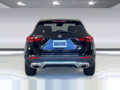 Used 2025 Mercedes-Benz GLA 250 image 9