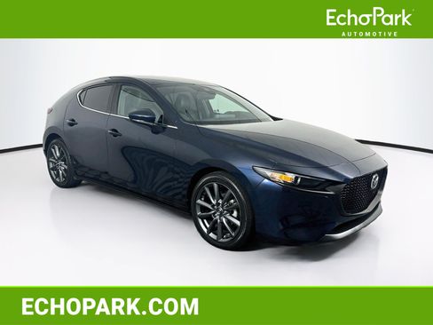 Used 2023 MAZDA MAZDA3 s FWD image 1