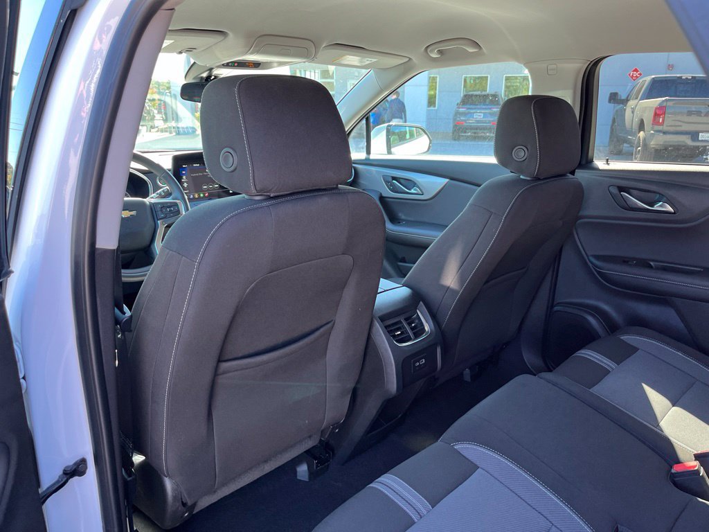 Used 2025 Chevrolet Blazer LT AWD/4WD image 10