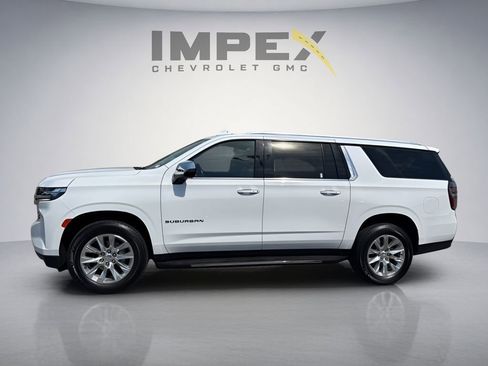 Used 2023 Chevrolet Suburban Premier RWD image 2