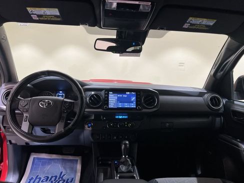 Used 2022 Toyota Tacoma TRD Sport w/ Technology Package RWD image 18