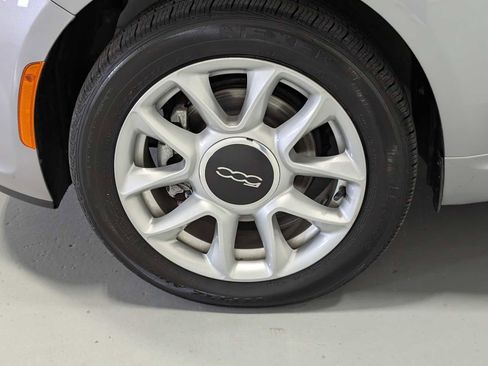 Used 2017 FIAT 500 Pop FWD image 3