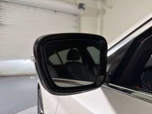 Used 2023 BMW 530i w/ Convenience Package RWD image 26