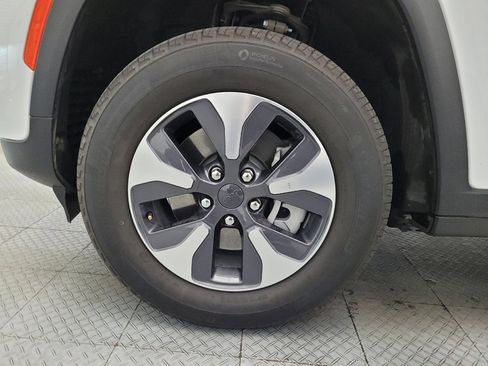 Used 2022 Jeep Grand Cherokee Limited 4xe image 31