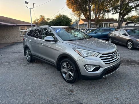 Used 2016 Hyundai Santa Fe SE w/ Option Group 03 FWD image 3