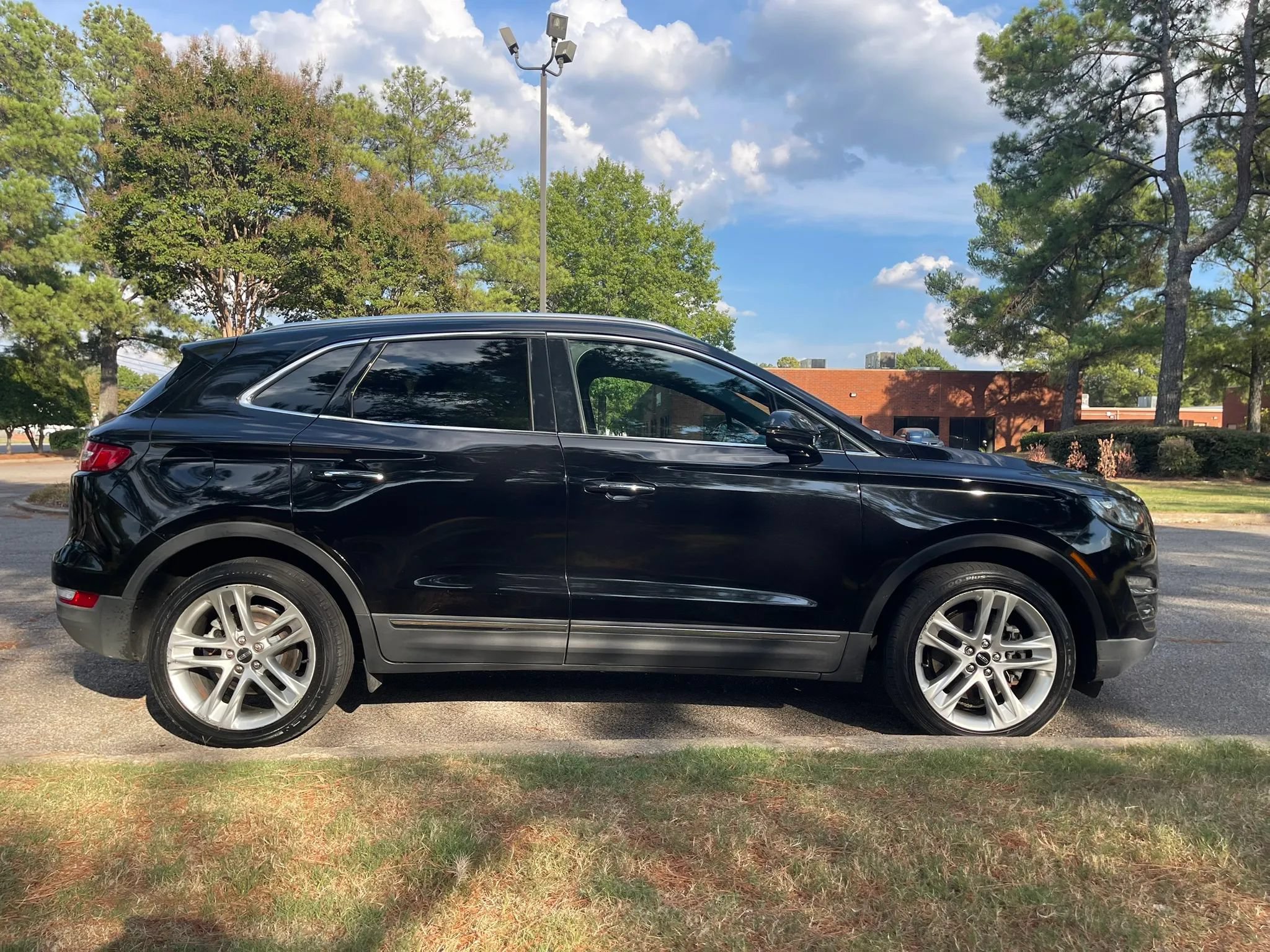 Used 2019 Lincoln MKC Reserve w/ MKC Climate Package AWD/4WD image 6