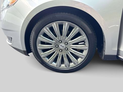 Used 2013 Lincoln MKS FWD image 8