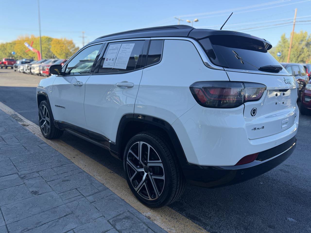 Used 2025 Jeep Compass Limited w/ Elite Group AWD/4WD image 6
