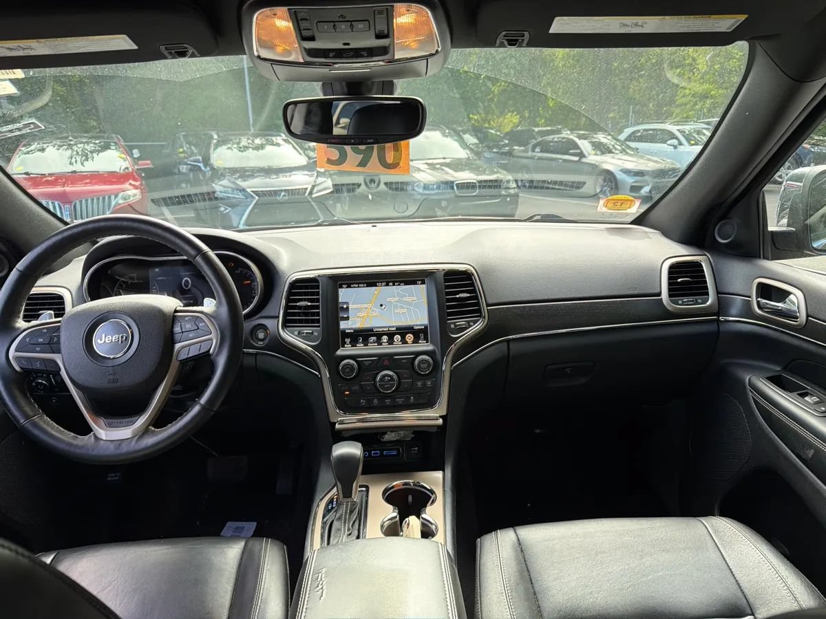 Used 2017 Jeep Grand Cherokee Limited AWD/4WD image 5
