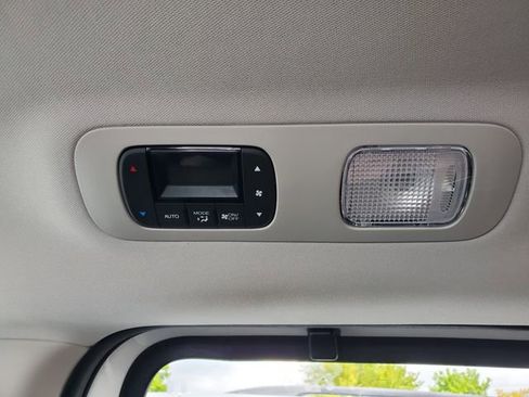 Used 2025 Honda Odyssey EX-L image 10