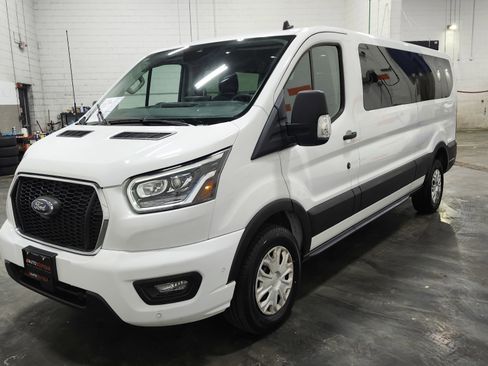 Used 2023 Ford Transit 350 XLT image 12
