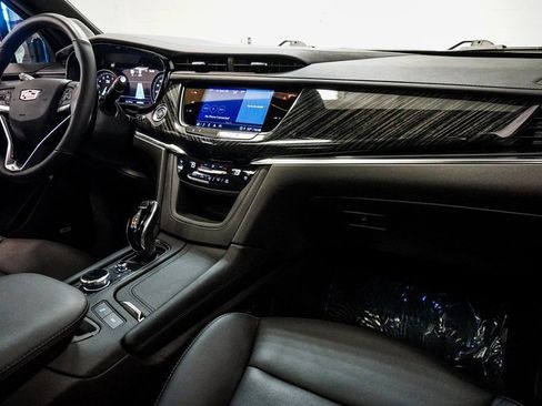 Used 2024 Cadillac XT6 Premium Luxury w/ Technology Package image 15