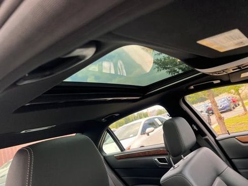 Used 2016 Mercedes-Benz E 350 Sedan w/ Keyless Go Package image 32