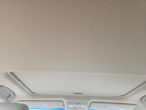 Used 2011 Toyota Avalon Limited image 27