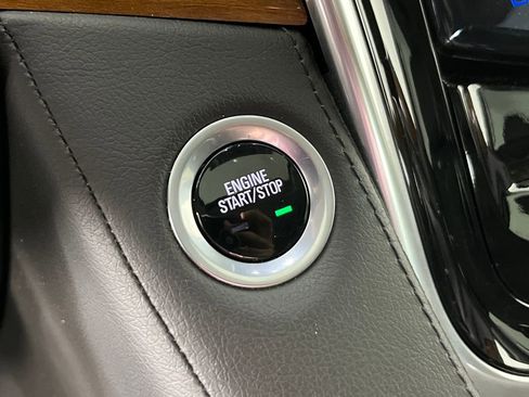 Used 2020 Cadillac Escalade Premium Luxury image 23