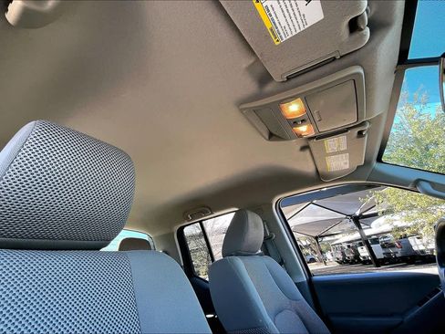 Used 2012 Nissan Frontier SV w/ SV Premium Utility Pkg image 13