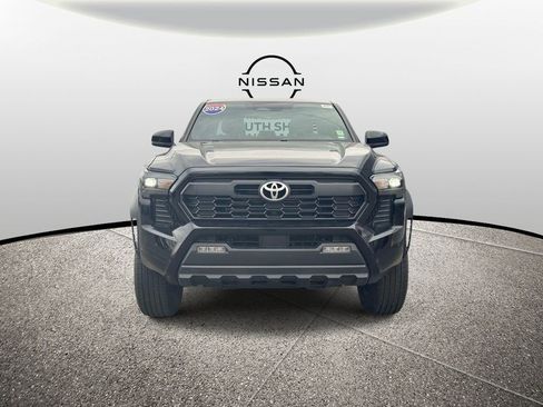 Used 2024 Toyota Tacoma TRD Off-Road image 2