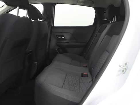 Used 2025 Nissan Kicks SV w/ SV Premium Package image 14