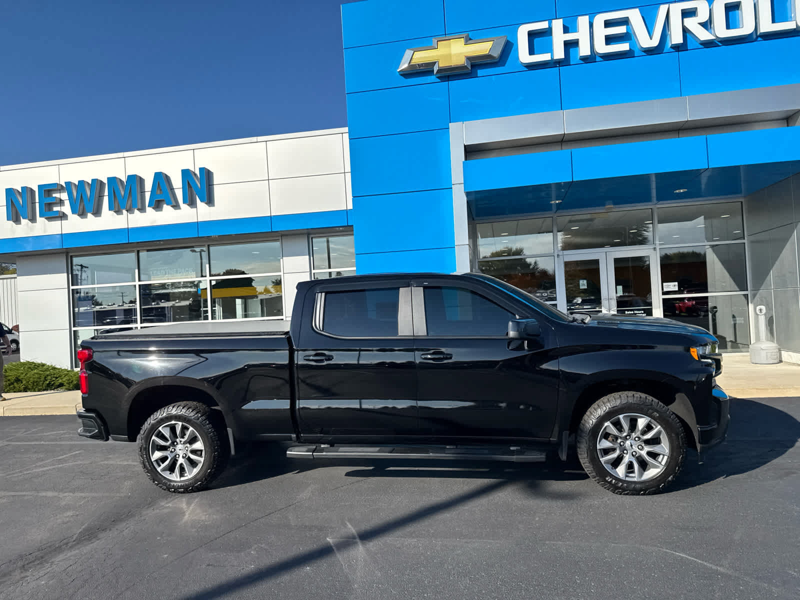 Certified 2021 Chevrolet Silverado 1500 RST w/ Z71 Off-Road Package AWD/4WD image 2