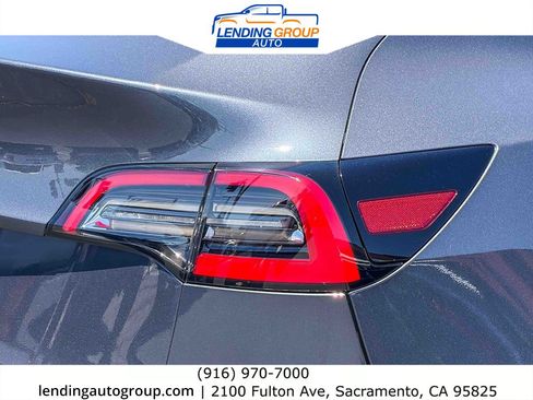 Used 2021 Tesla Model Y 2WD image 8