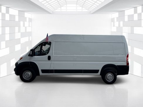 Used 2026 RAM ProMaster 2500 w/ Convenience Group FWD image 4