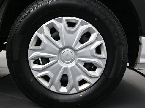 Used 2023 Ford Transit 350 XLT image 8