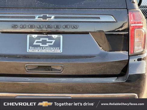 Used 2022 Chevrolet Suburban Z71 AWD/4WD image 7