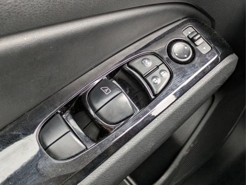 Used 2024 Nissan Altima 2.5 SR image 25