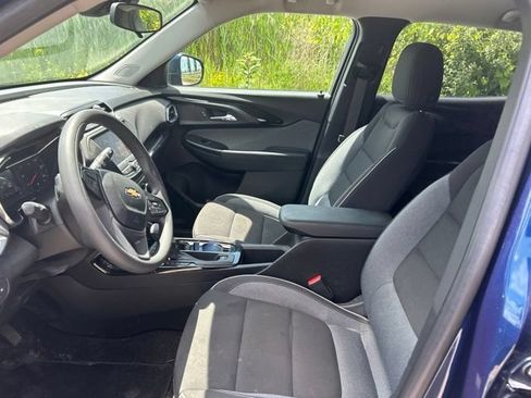 Used 2022 Chevrolet TrailBlazer LT AWD/4WD image 8