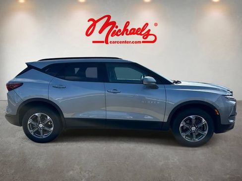 Used 2023 Chevrolet Blazer LT w/ Convenience Package FWD image 2