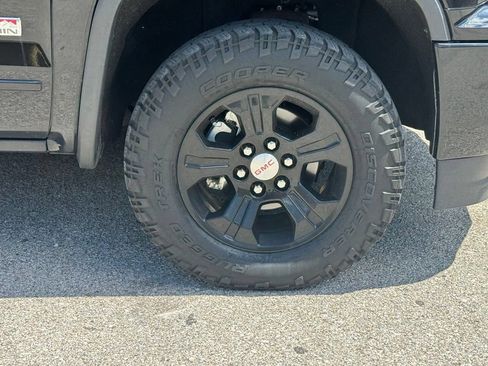 Used 2016 GMC Sierra 1500 SLT w/ All Terrain X Package AWD/4WD image 11